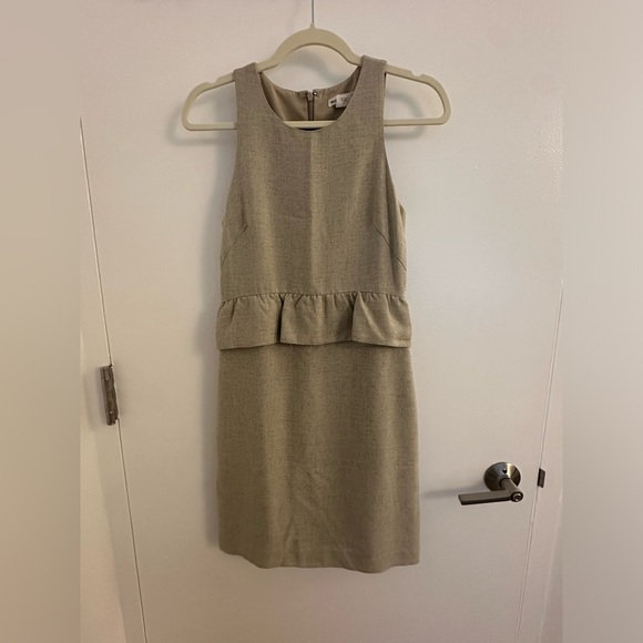 Club Monaco Dresses & Skirts - Club Monaco Sleeveless Khaki Dress Size 2